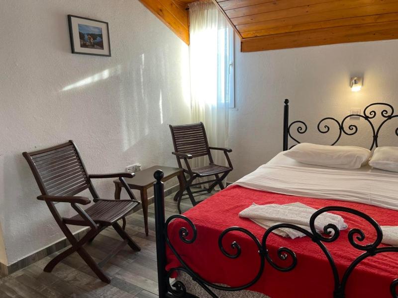 Quadruple Room with Mountain View image 3