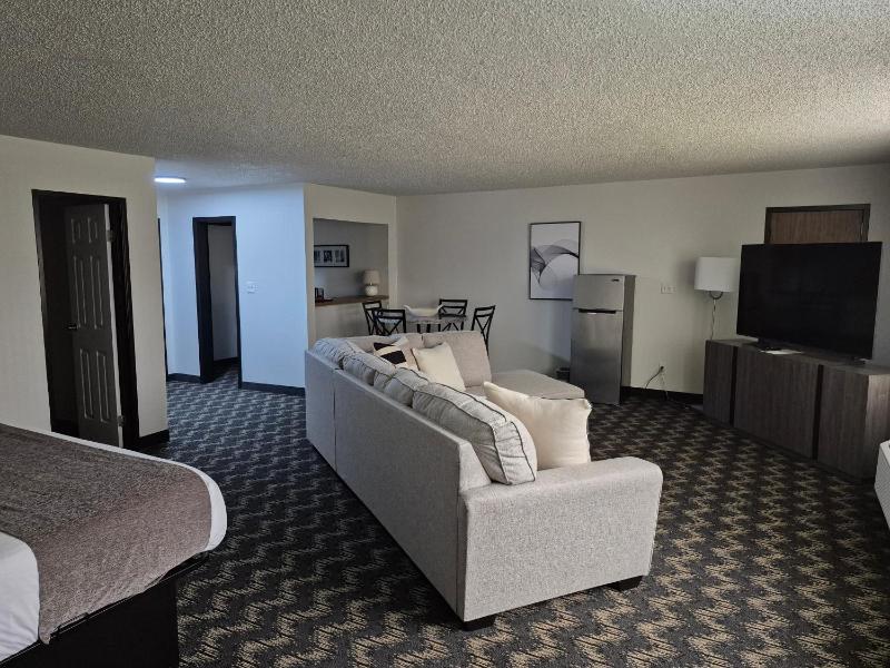 Non-Smoking Family Suite image 3