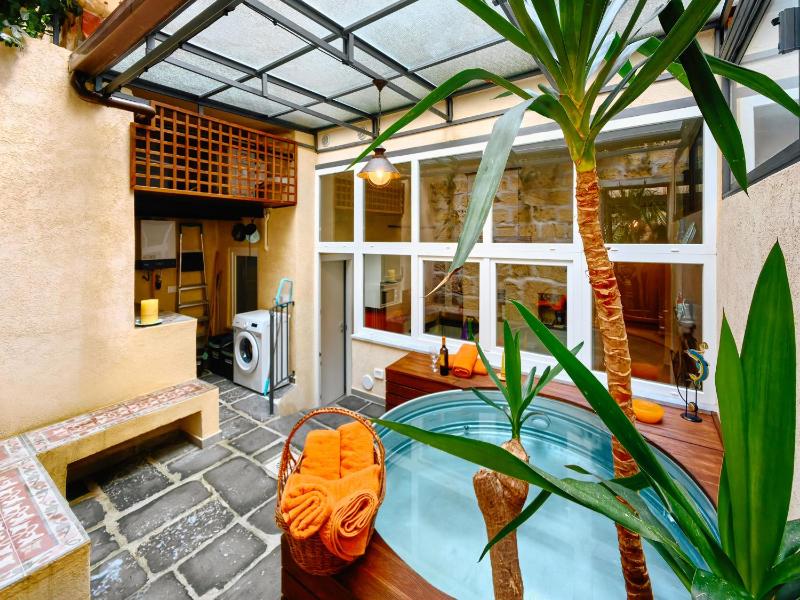 Basso 61 Urban Oasis with Private Mini Pool & Courtyard - Families & Groups - image 30