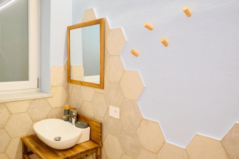 Basso 61 Urban Oasis with Private Mini Pool & Courtyard - Families & Groups - image 20