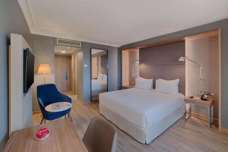 Superior Double or Twin Room image 1