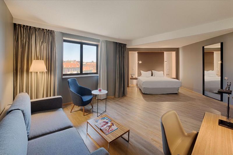 Junior Suite image 1