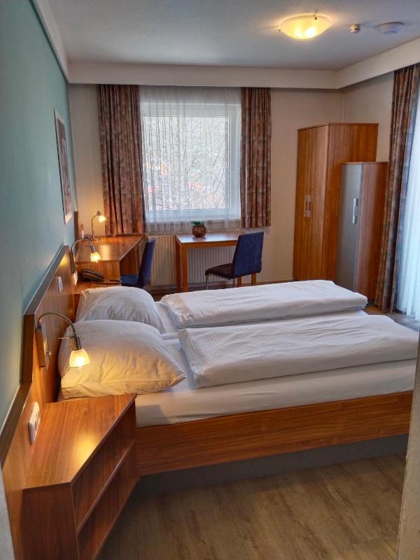 Deluxe Double Room with Balcony image 1