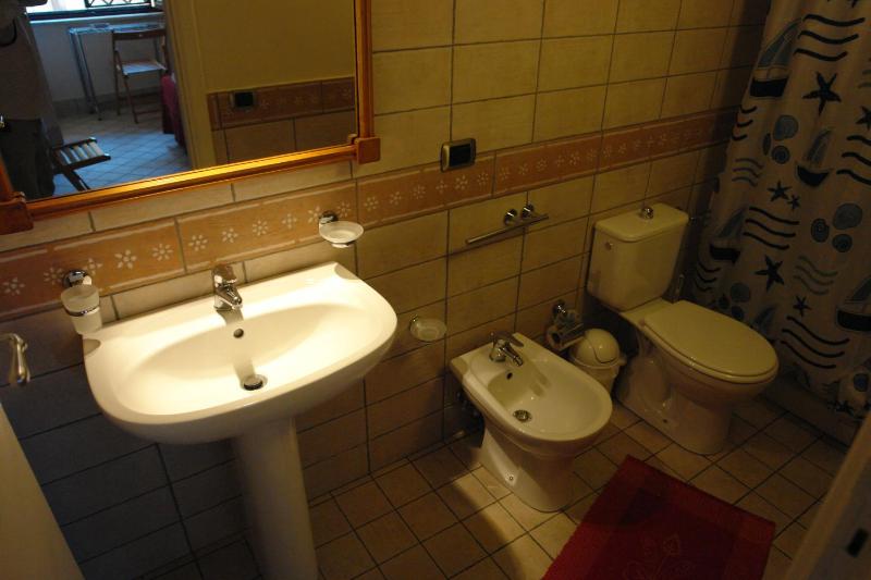 Standard Double Room image 2