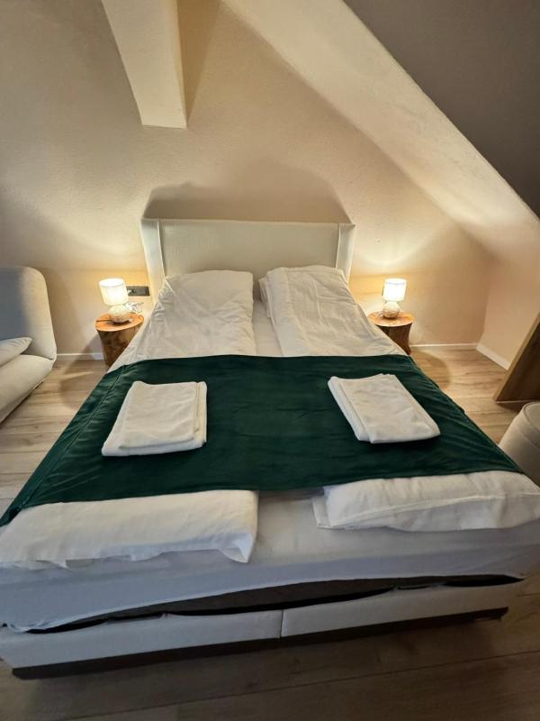 SA CITYCENTER Apartments - near airport shuttle bus station - image 5