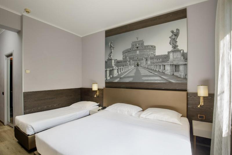 Standard Triple Room image 4