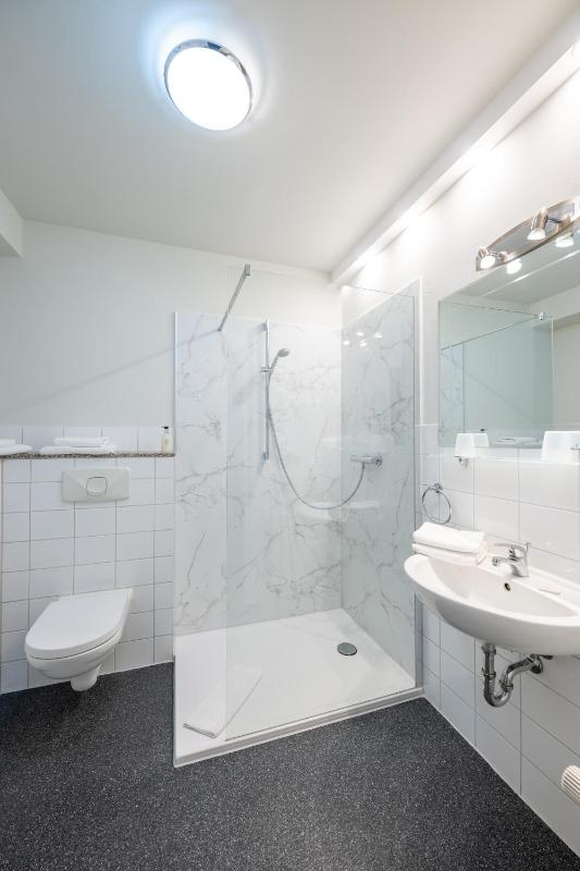 Standard Single Room image 2