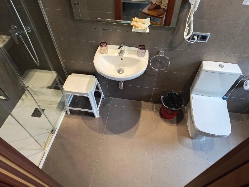 Superior Double or Twin Room with Balcony image 4