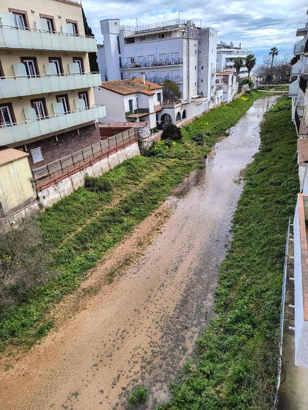 Twin Room with Balcony image 3