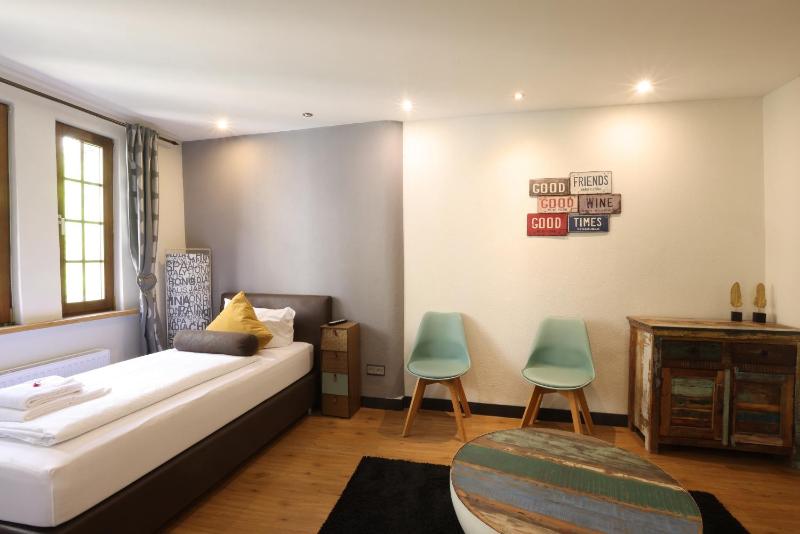 Triple Room with Private Bathroom image 4