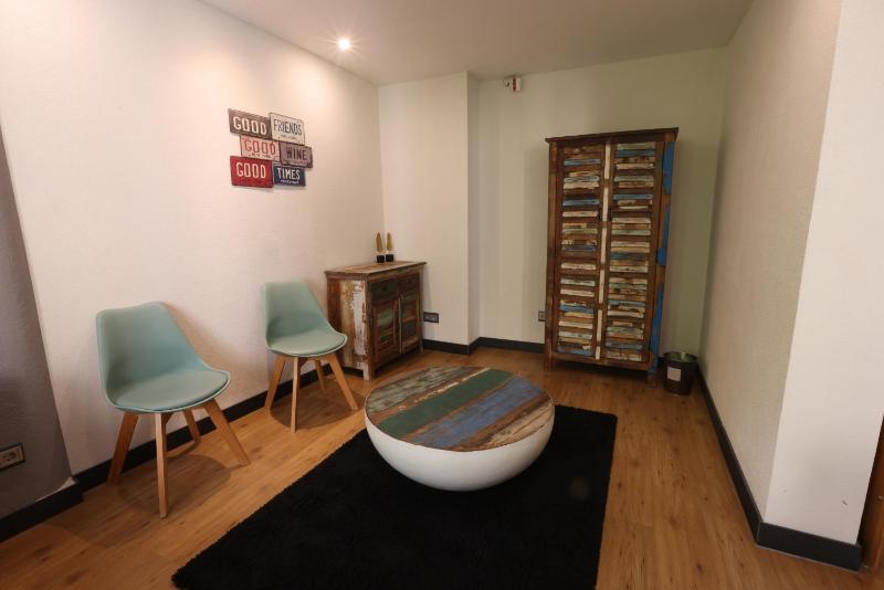 Triple Room with Private Bathroom image 3
