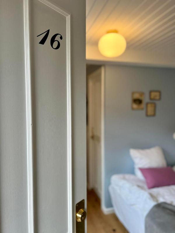 Single Room image 3