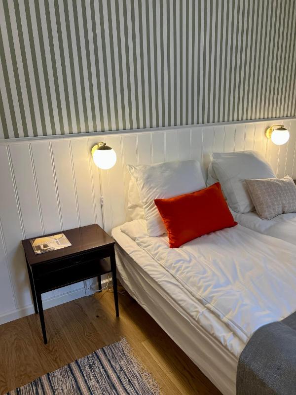 Double or Twin Room image 3