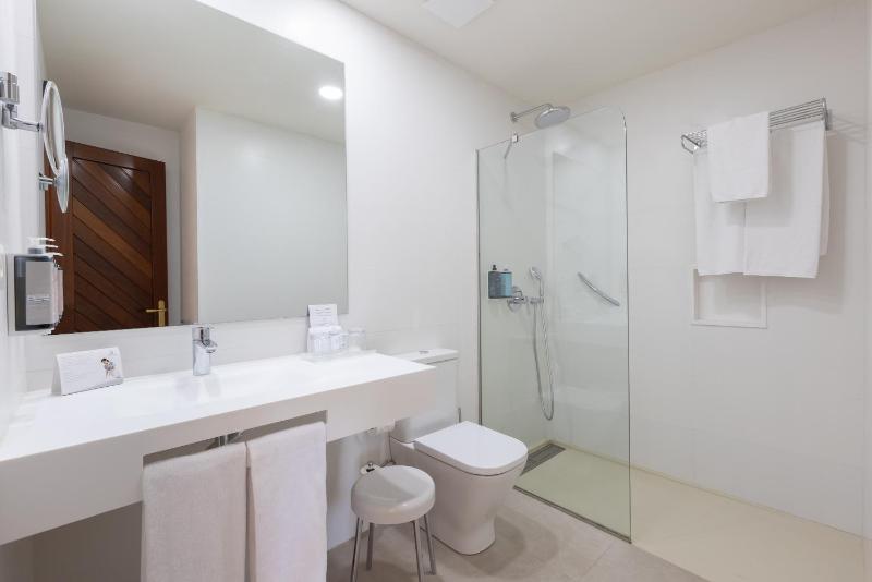 Double Room image 4