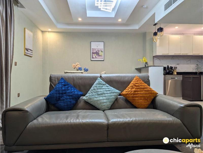 Chic studio with parking near the airport - image 1