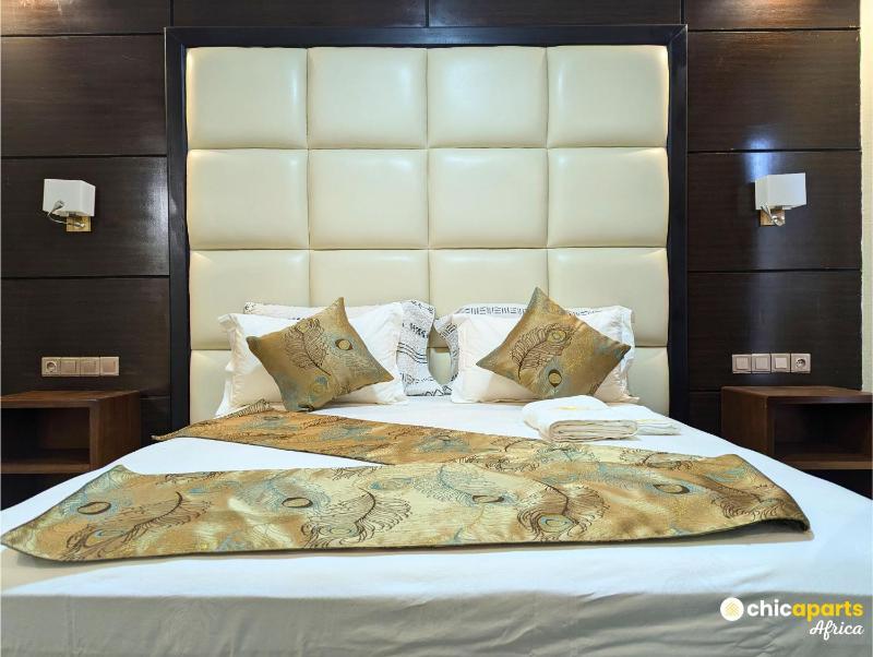 Chic studio with parking near the airport - image 6