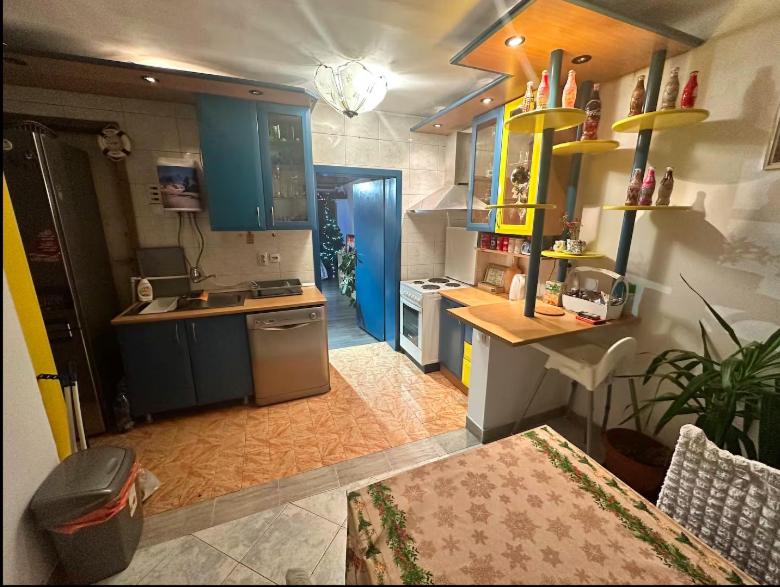 Huge Apartment 100sqm - image 11