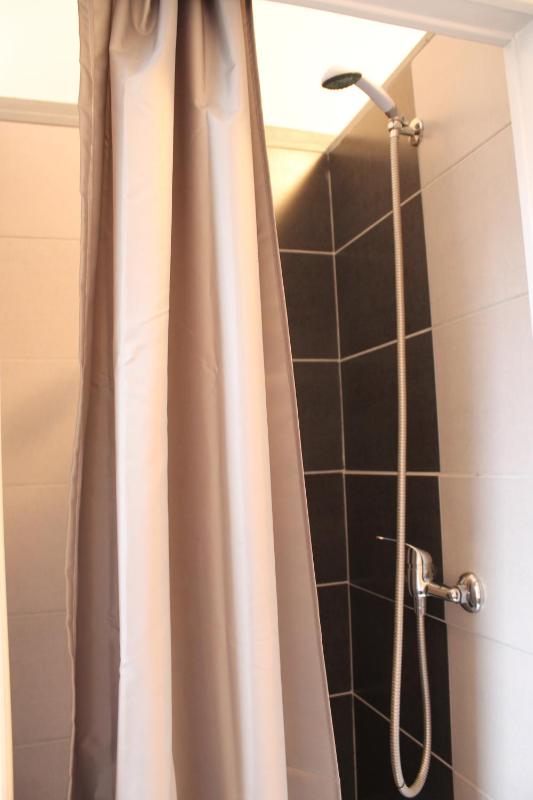 Double Room with Shared Toilet image 2