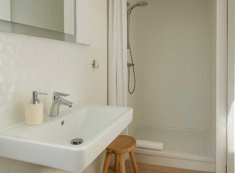 Double Room with Sea View and Balcony image 4