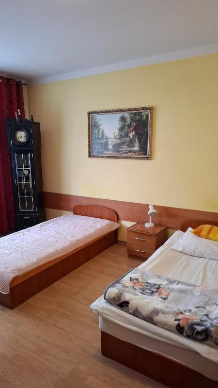 Single Room with Bathroom image 1
