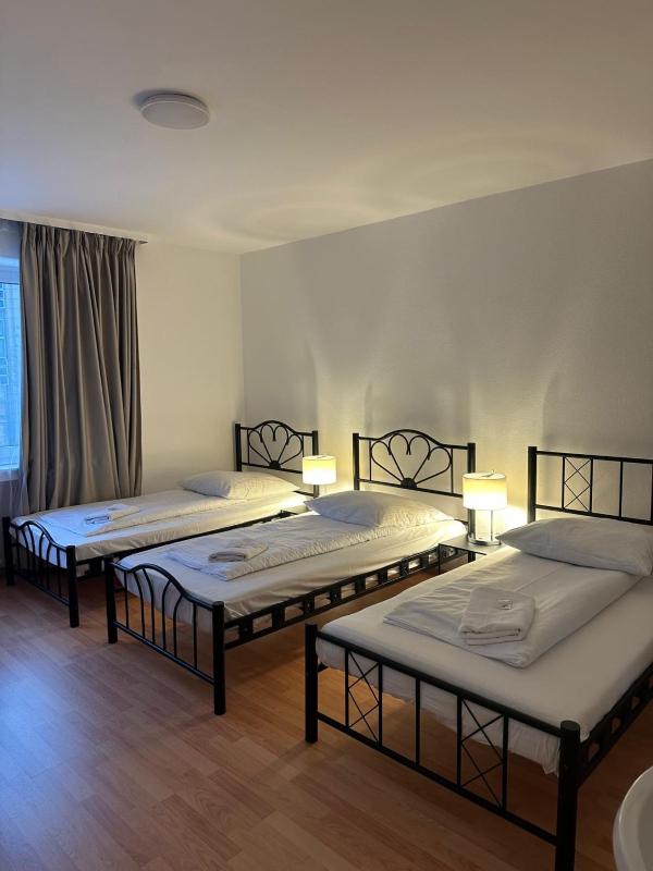 Quadruple Room with Shared Bathroom image 4