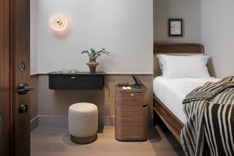 Studio Single image 3