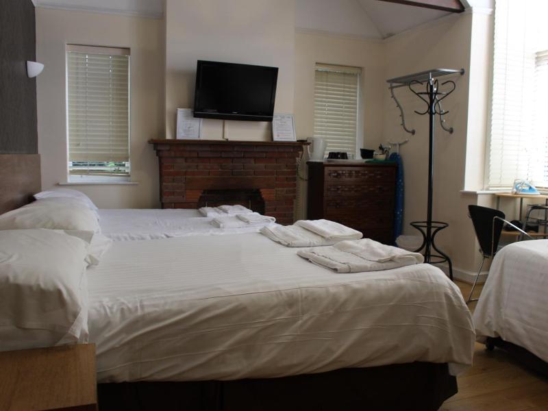 Triple Room image 2