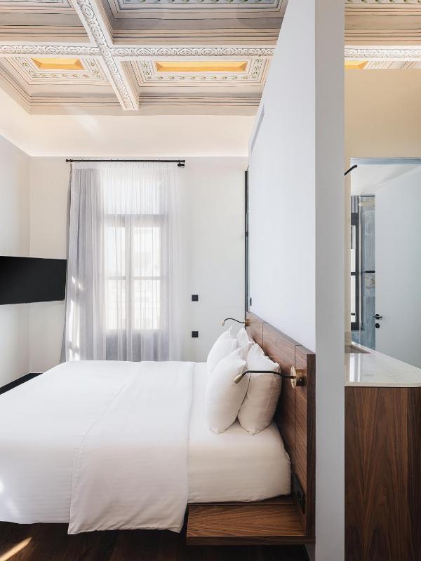 Bouquet Luxury Rooms - image 11