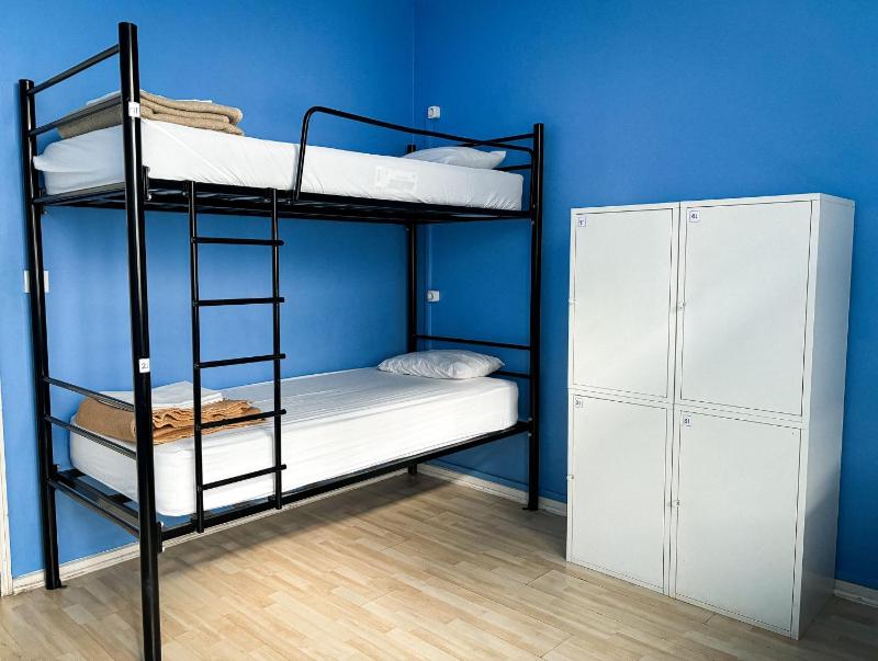 Bed in 4-Bed Mixed Dormitory Room image 3