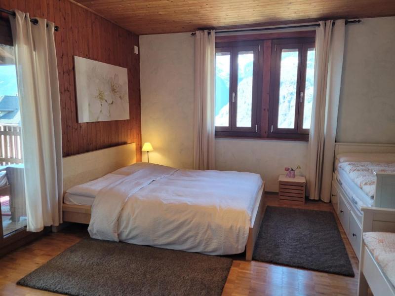 Quadruple Room with Shared Bathroom image 2