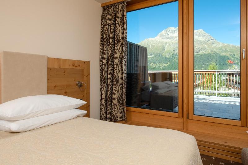 Standard Double Room image 3