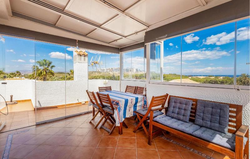 Beautiful Home In Santa Pola With Wifi - image 8