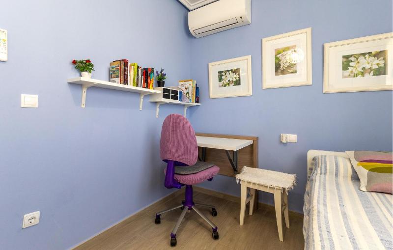 Beautiful Home In Santa Pola With Wifi - image 13