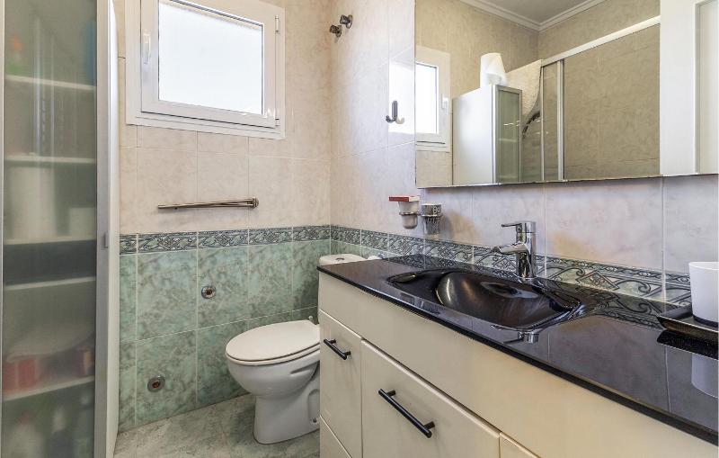 Beautiful Home In Santa Pola With Wifi - image 15