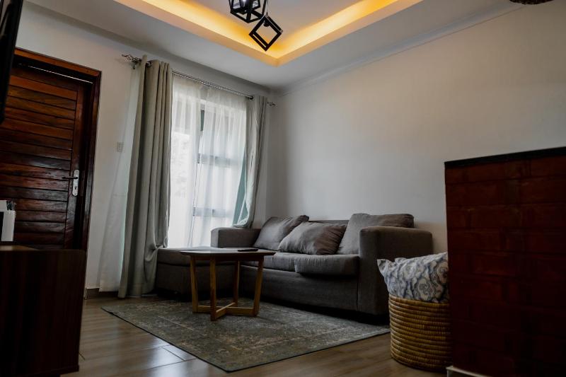 lush apartments - image 3