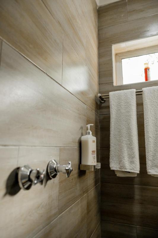 lush apartments - image 8