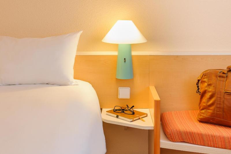 Double Room image 3