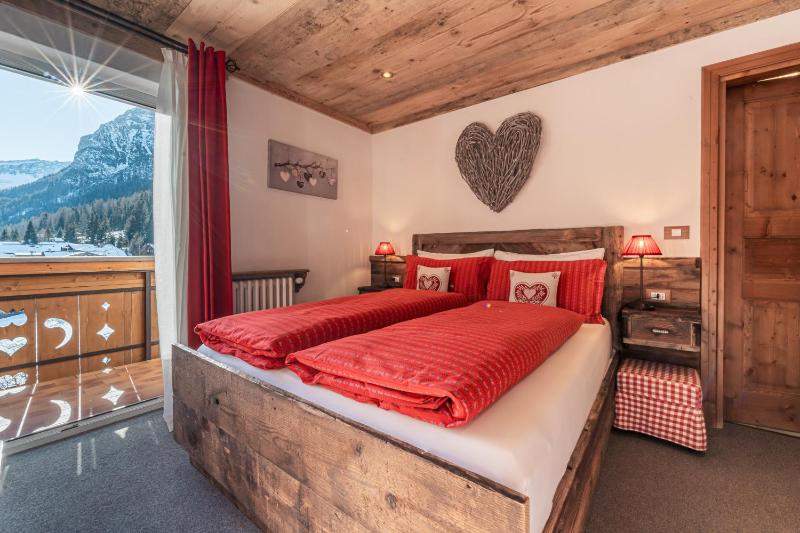 Double or Twin Room with Balcony image 2