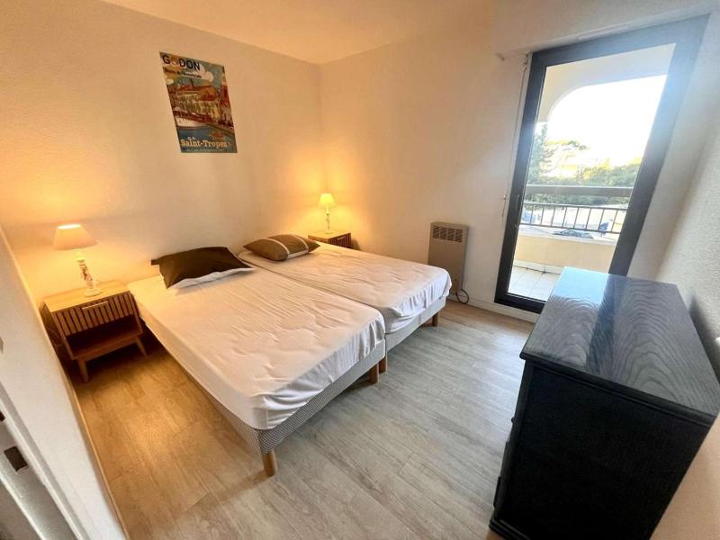 Appartement 2P 4 Couchages Terrasse et Salon de Jardin à 200m de la Plage Fréjus - FR-1-226A-22 - image 2