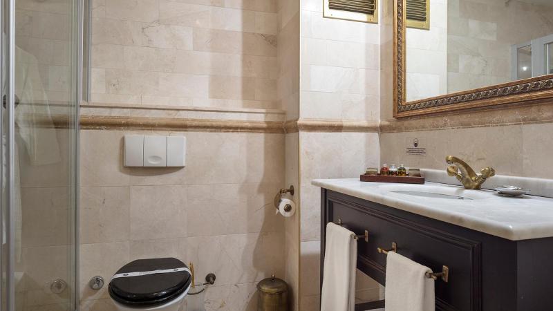 Double Room with Garden View image 2