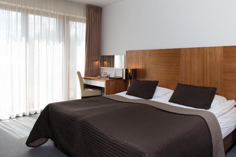 Double or Twin Room image 3