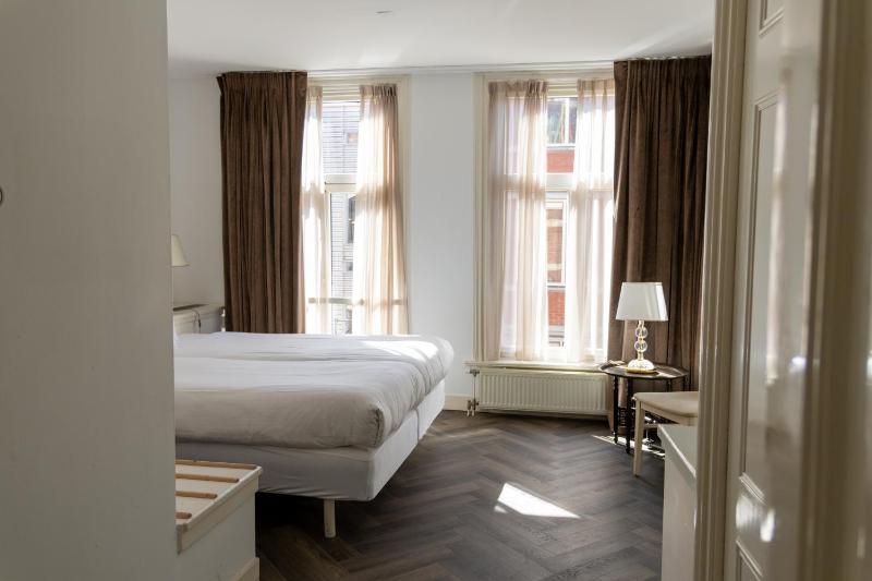 Double Room image 4