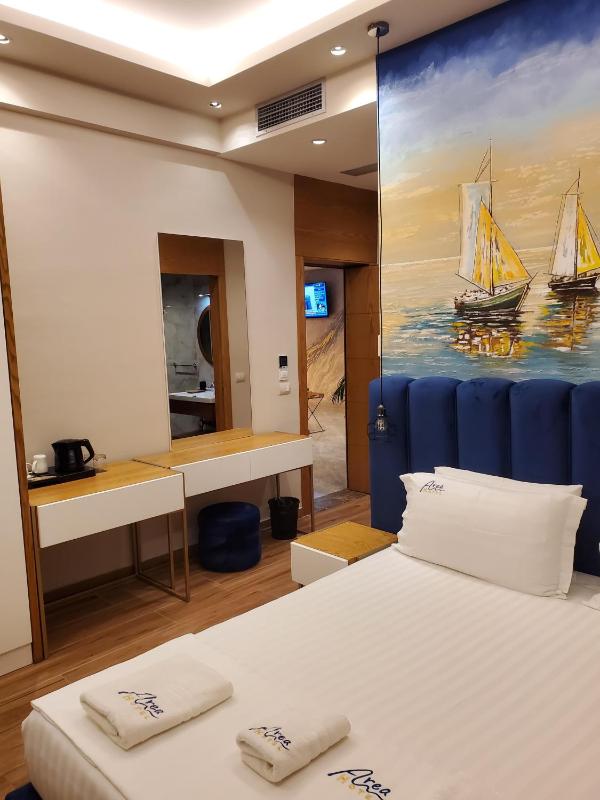 Double Room - Ground Floor image 2
