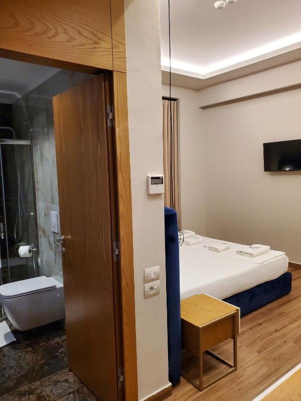 Double Room - Ground Floor image 3