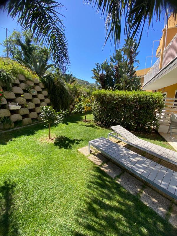 Double or Twin Room with Private Garden image 4