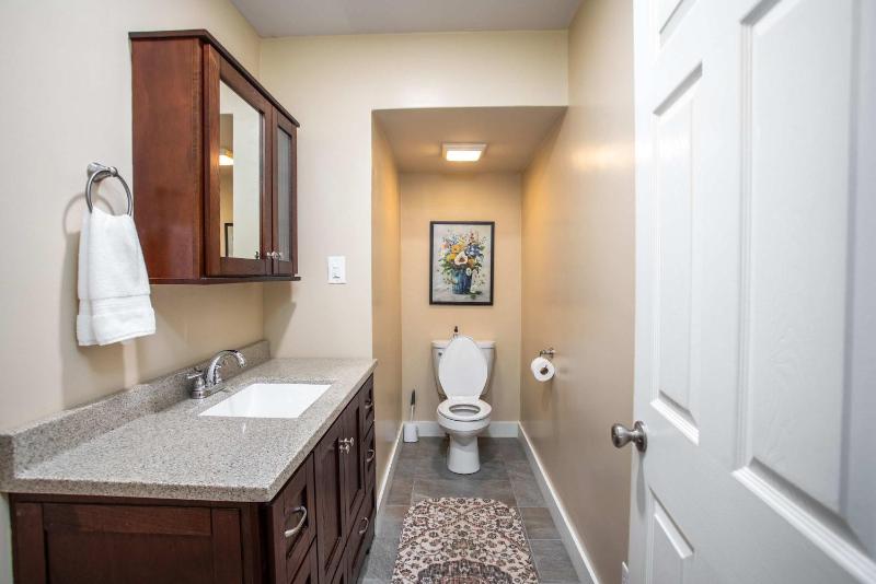 King Beds Game Room On 290 Large Estate Kitchen - image 34