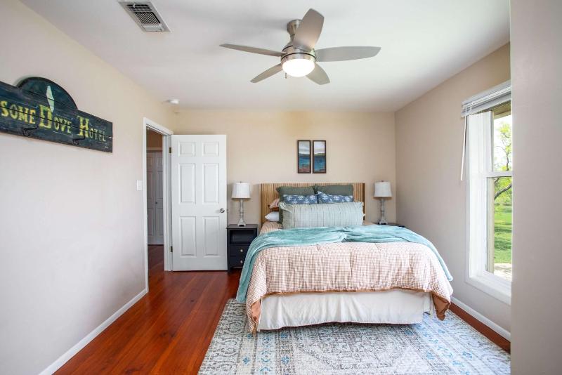 King Beds Game Room On 290 Large Estate Kitchen - image 28