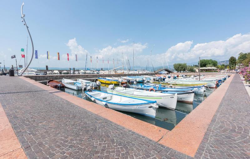 2 Bedroom Beautiful Home In Cisano Di Bardolino - image 16