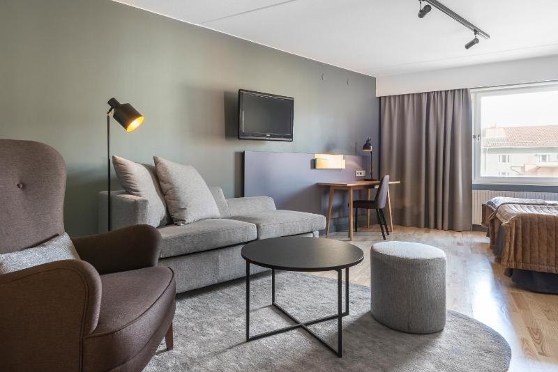 Superior Twin Room image 4