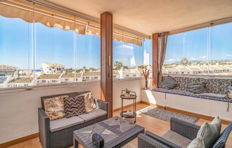 Gorgeous Apartment In Calahonda - image 6